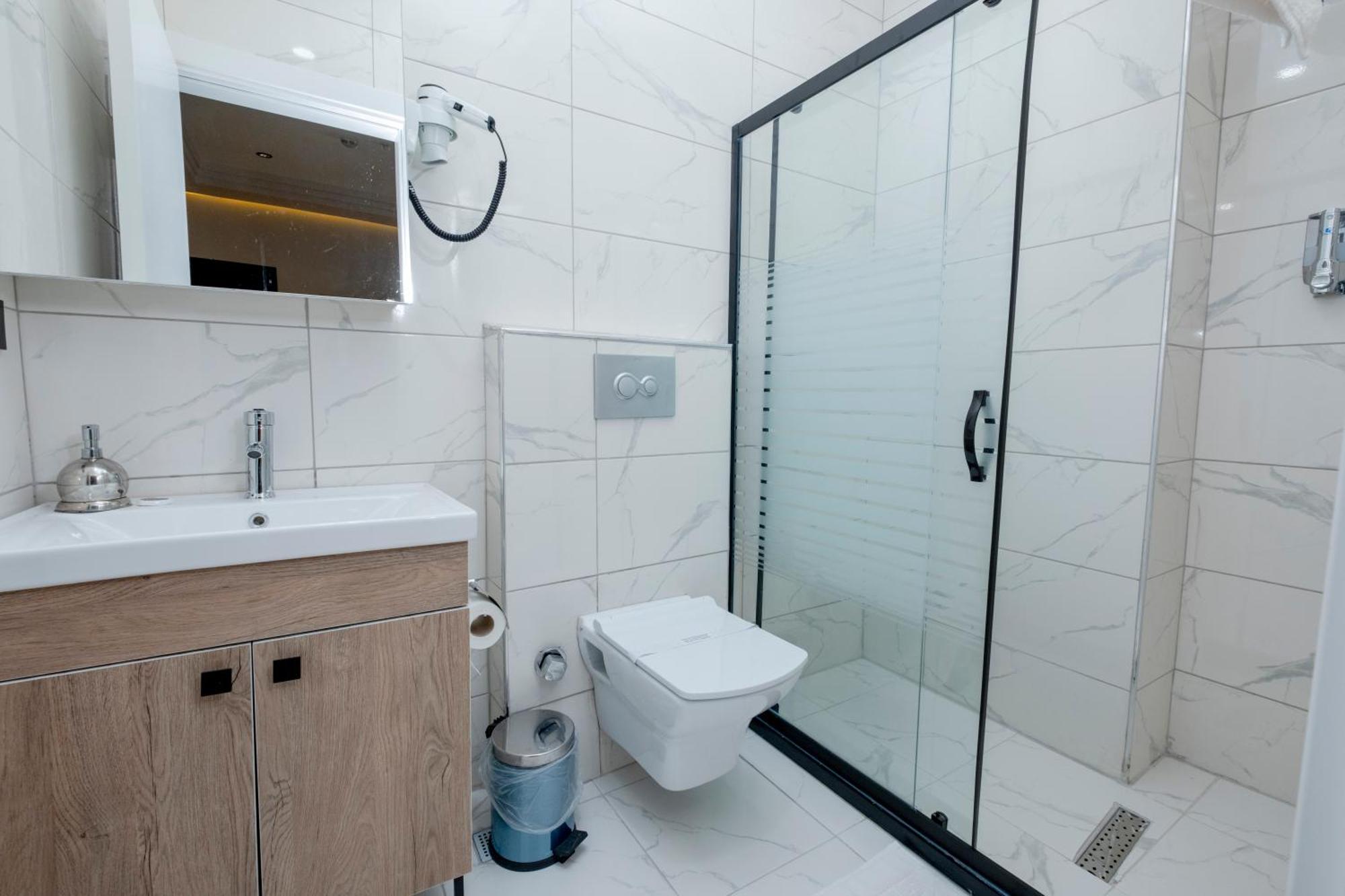 Lavender Airport Hotel Arnavutkoy ภายนอก รูปภาพ